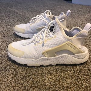 White Nike huaraches